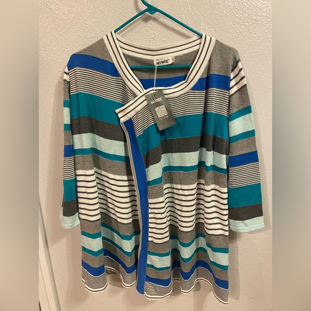 MYOBE WOMENS PLUS SWEATER. XXL. MULTI COLOR.